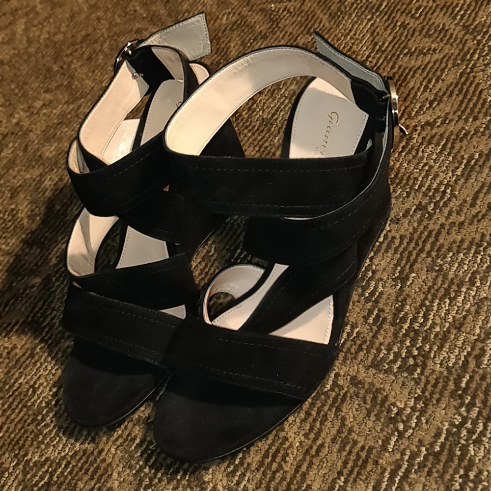 Gianvitto Rossi Black wedges